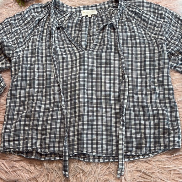 The Westside Grey Blue Plaid Tie Neck Peasant Top sz M - Picture 7 of 9